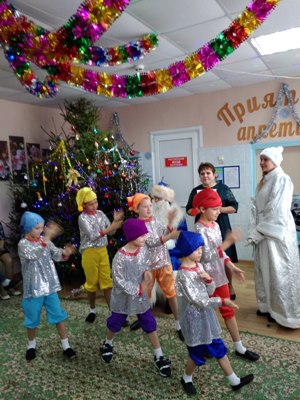 Дед Остался Один На Новый Год