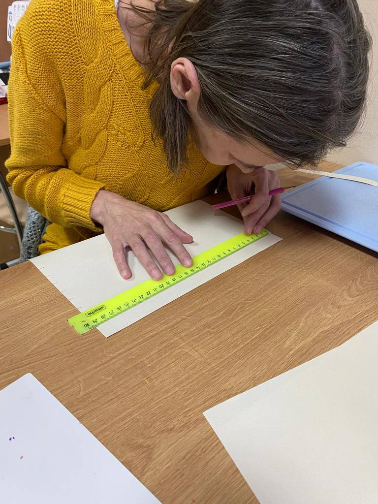 Лет занимается изготовлением и. Профессия плотник описание. Лет занимается изготовлением и. Урок труда. Лет занимается изготовлением и.